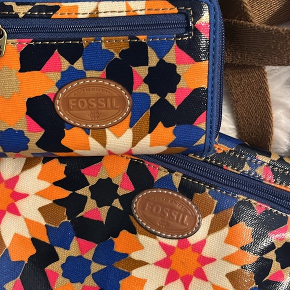 Fossil crossbody bag with matching wallet - Picture 8 of 10